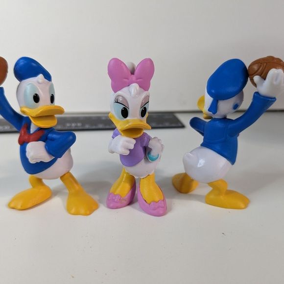 Daffy Duck and Melissa Duck - Picture 3 of 4